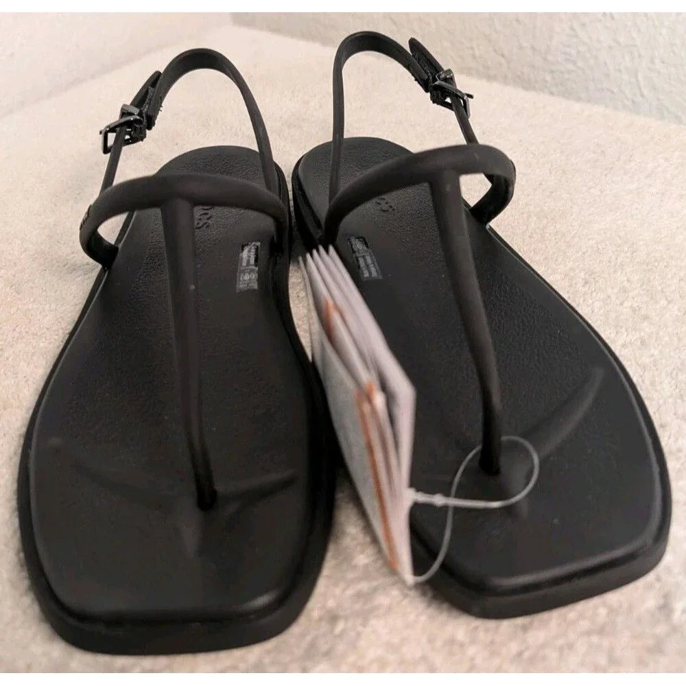 CROCS Black Kids (Big Girl) T-Strap Slingback Sandals